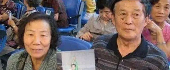 继父与母女这部电影揭示了家庭关系的复杂性和情感的深层波动