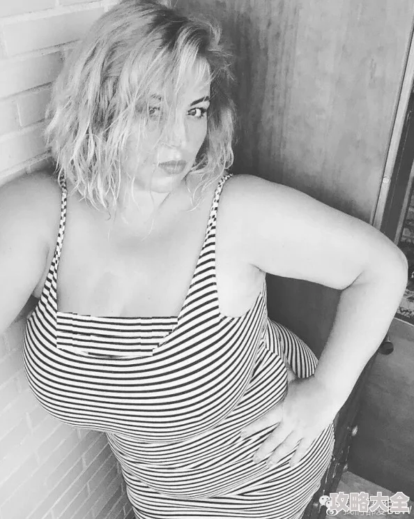 老女人BBw指的是年长女性在社交媒体上分享生活点滴的现象